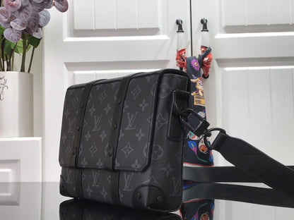 Elegant Messenger Bag