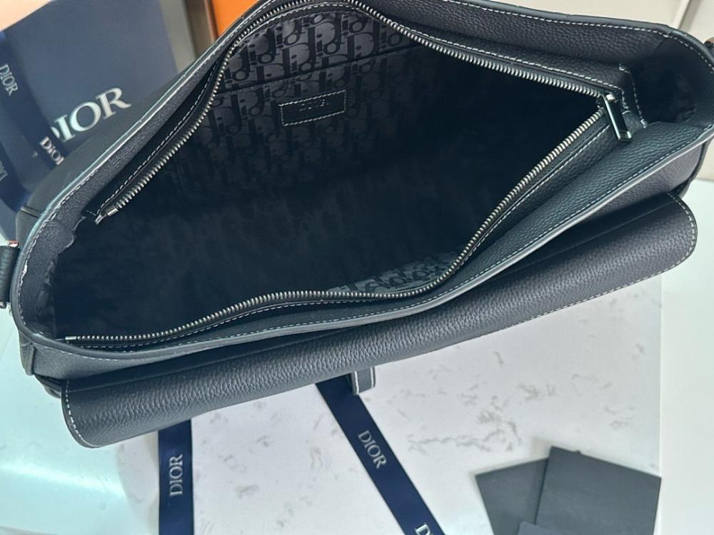 Stylish Grey Calfskin Shoulder Bag – Special Edition