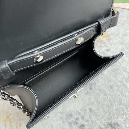 Stylish Crossbody Bag – Limited Edition