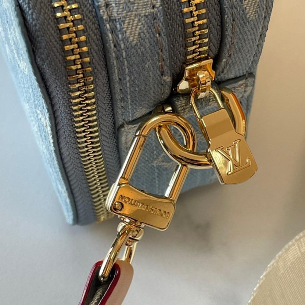 Elegant Refined Shoulder Bag