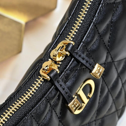 30 Montaigne Leather Shoulder Bag