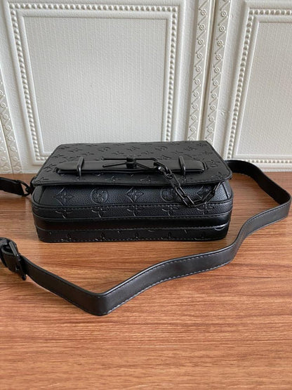 Classic Elegant Shoulder Bag – Limited Edition