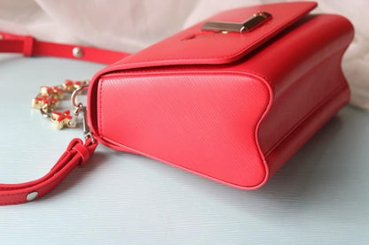 Modern Elegant Leather Shoulder Bag