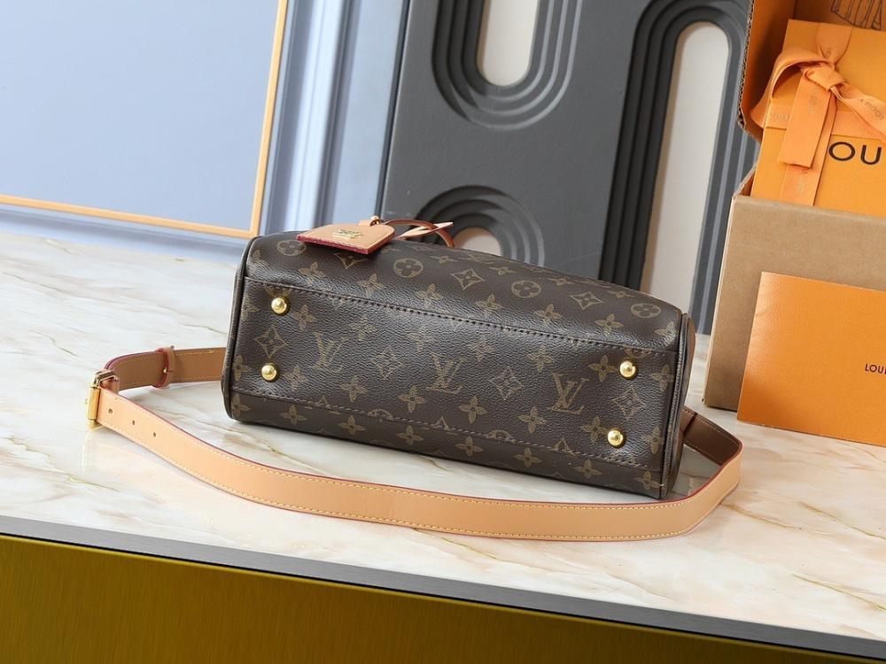 Modern Refined Gold Monogram Leather Shoulder Bag