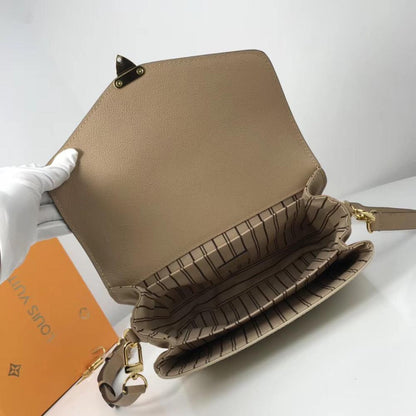 Elegant Crossbody Bag