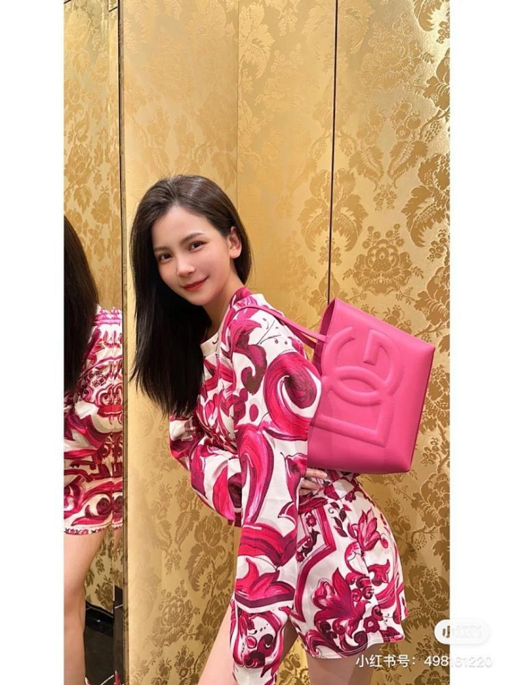 Modern Refined Leather Top Handle Bag