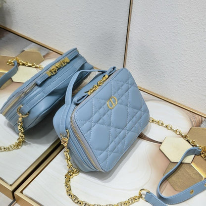 Elegant Stylish Calfskin Shoulder Bag – Limited Edition