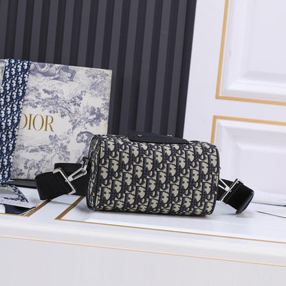 Modern Elegant Grey Leather Shoulder Bag