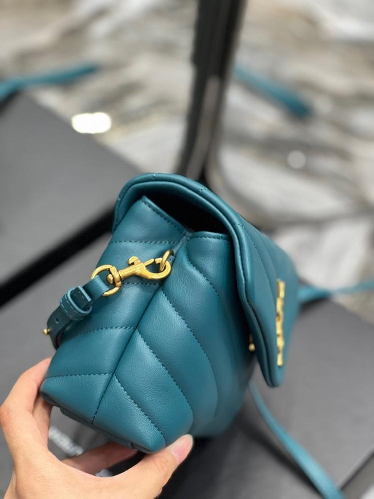 Stylish Calfskin Crossbody Bag – Limited Edition