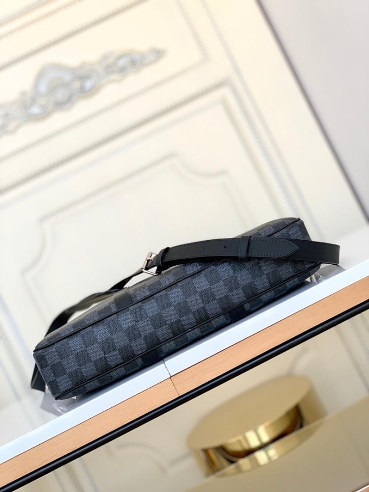 Classic Leather Shoulder Bag – Special Edition