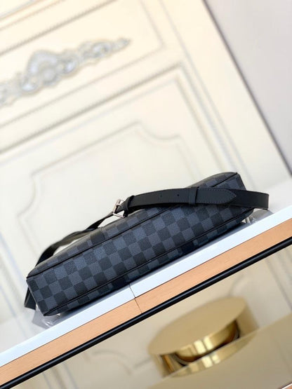 Classic Leather Shoulder Bag – Special Edition