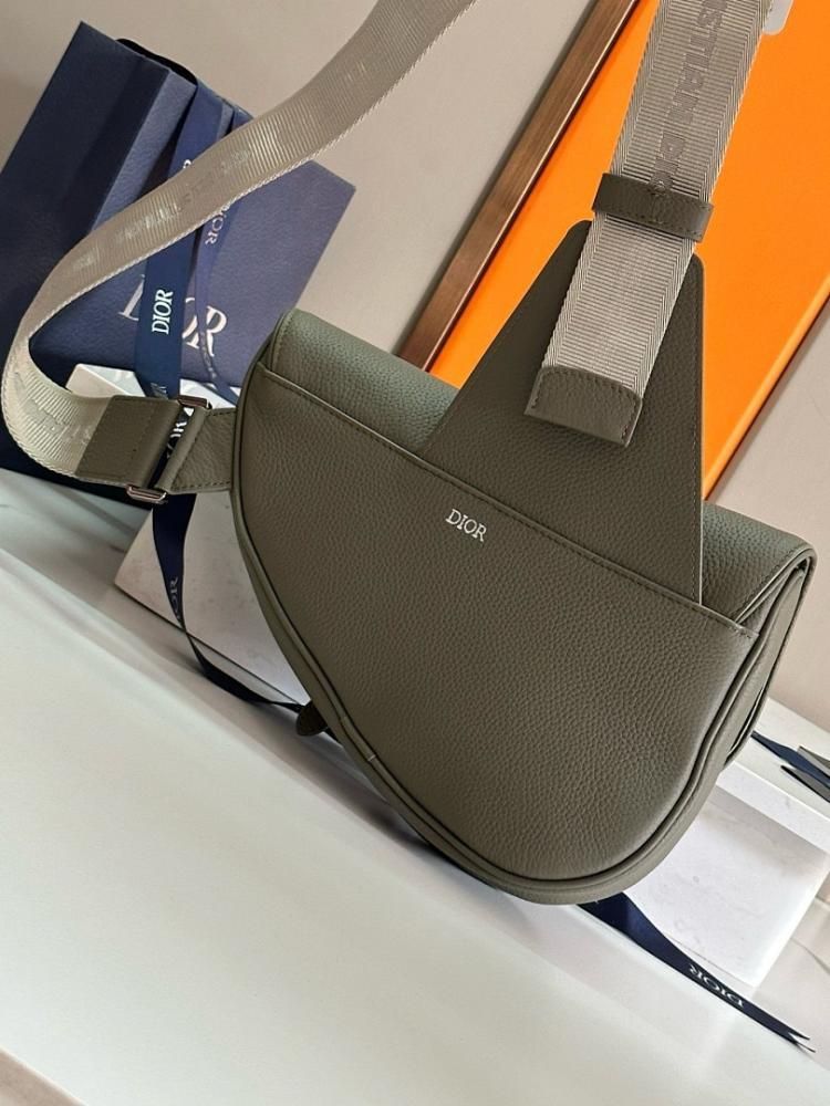 Classic Modern Leather Crossbody Bag