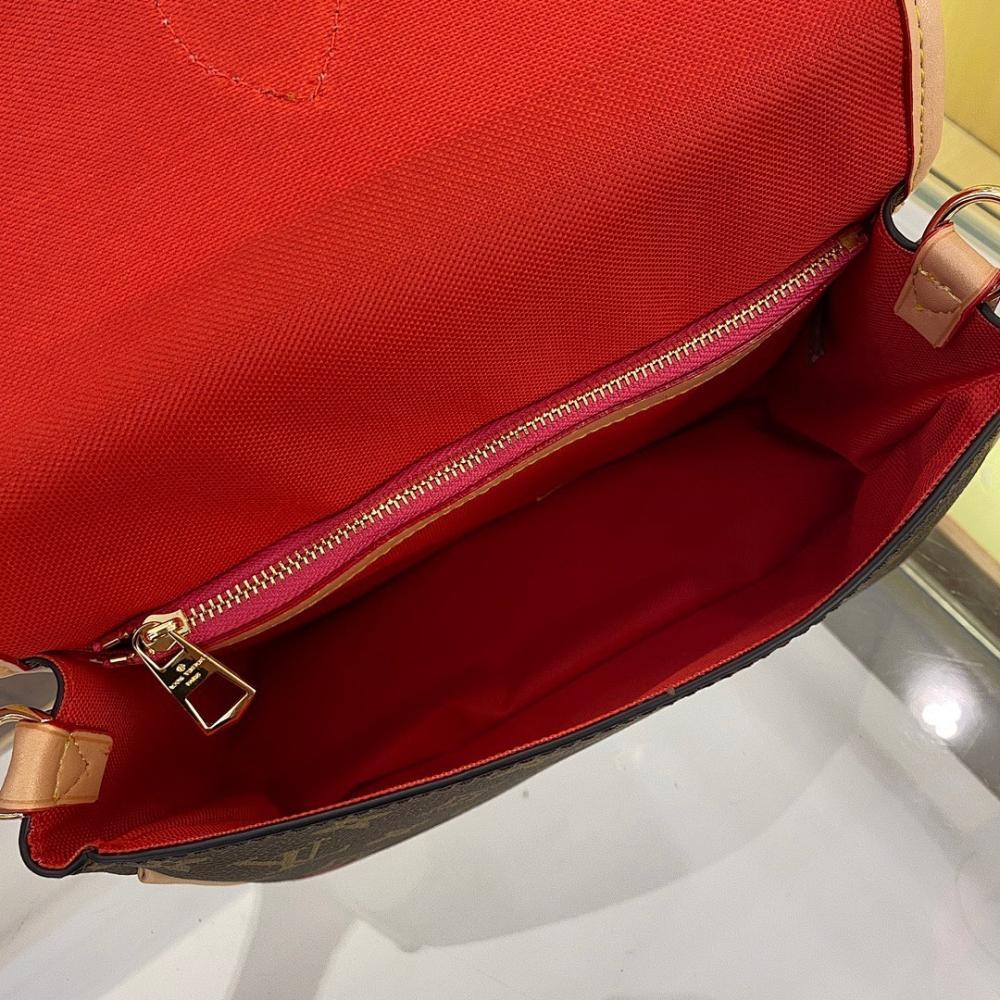 Italian-Inspired Elegant Leather Bag