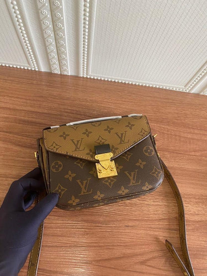 Modern Premium Crossbody Bag