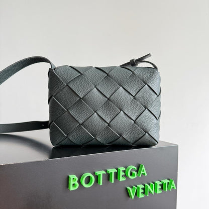 Elegant Leather Top Handle Bag