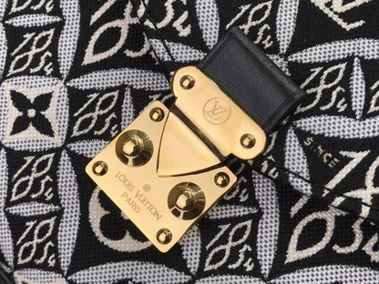 Classic Crossbody Bag