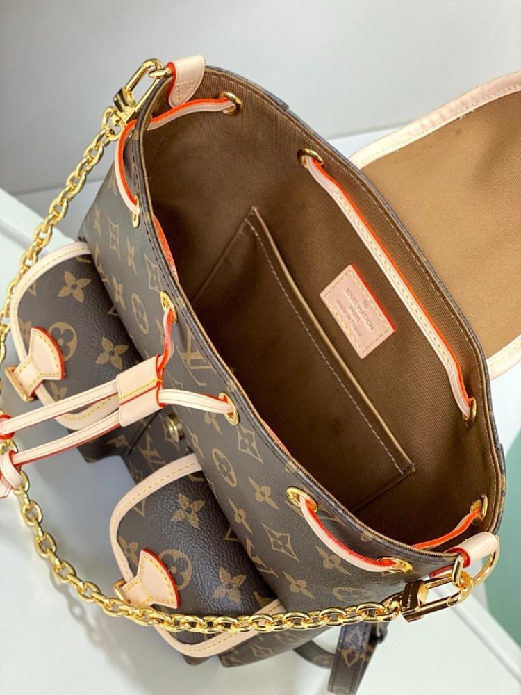 Italian-Inspired Elegant Canvas Bag