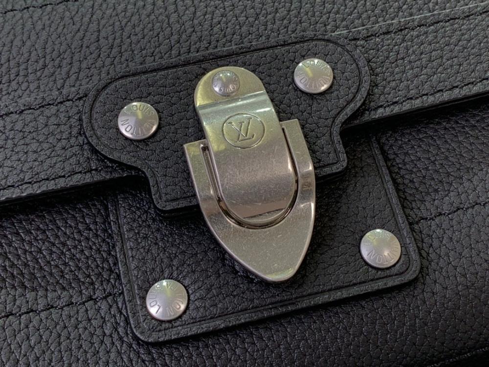 Elegant Shoulder Bag