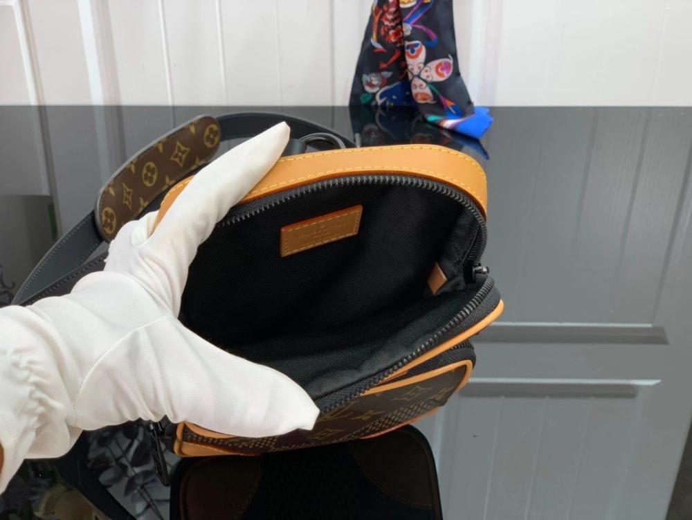 Elegant Crossbody Bag