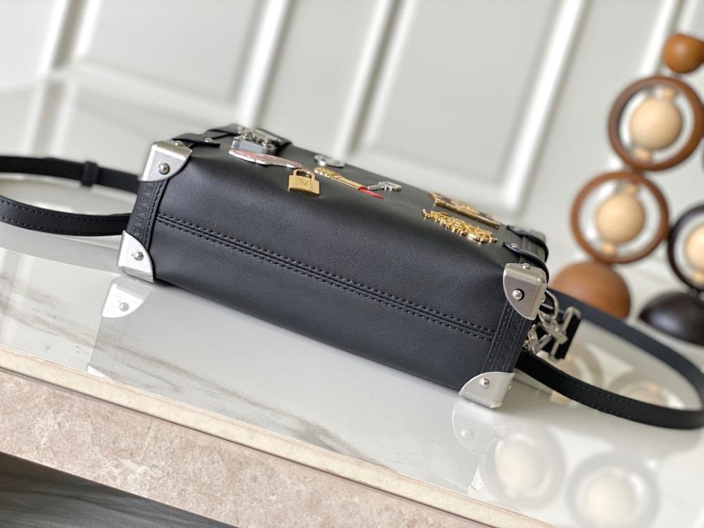 Italian-Inspired Elegant Leather Shoulder Bag