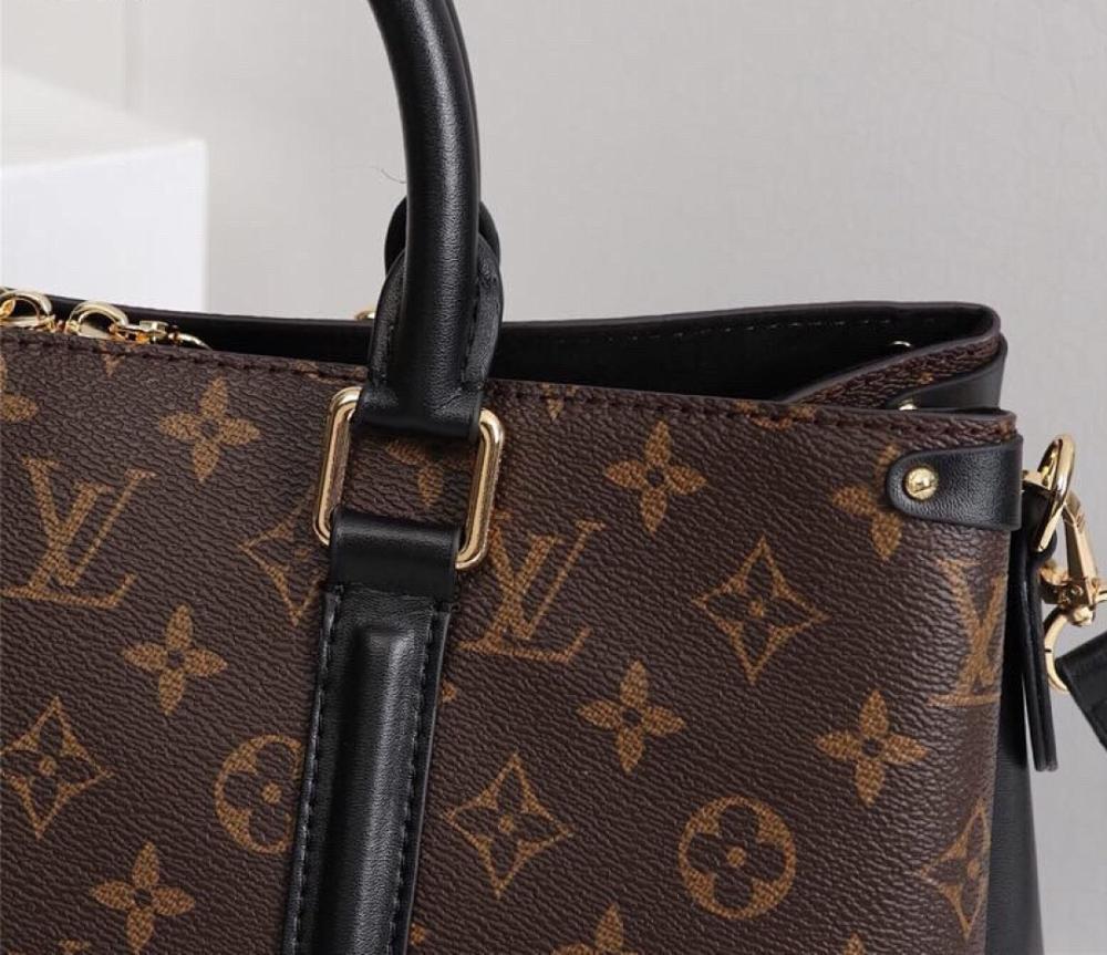 Stylish Refined Gold Monogram Leather Shoulder Bag