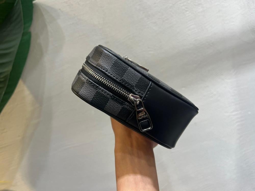 Classic Elegant Leather Bag