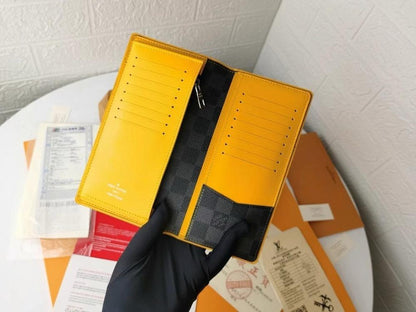Modern Elegant Leather Wallet – Limited Edition