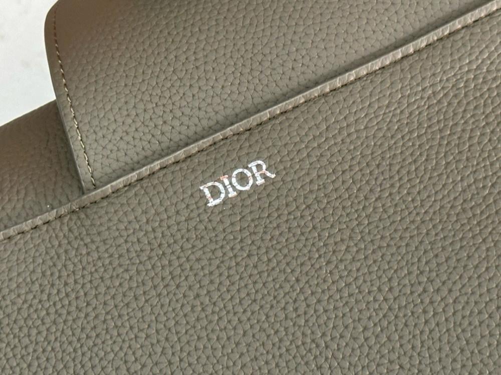 Classic Modern Leather Crossbody Bag