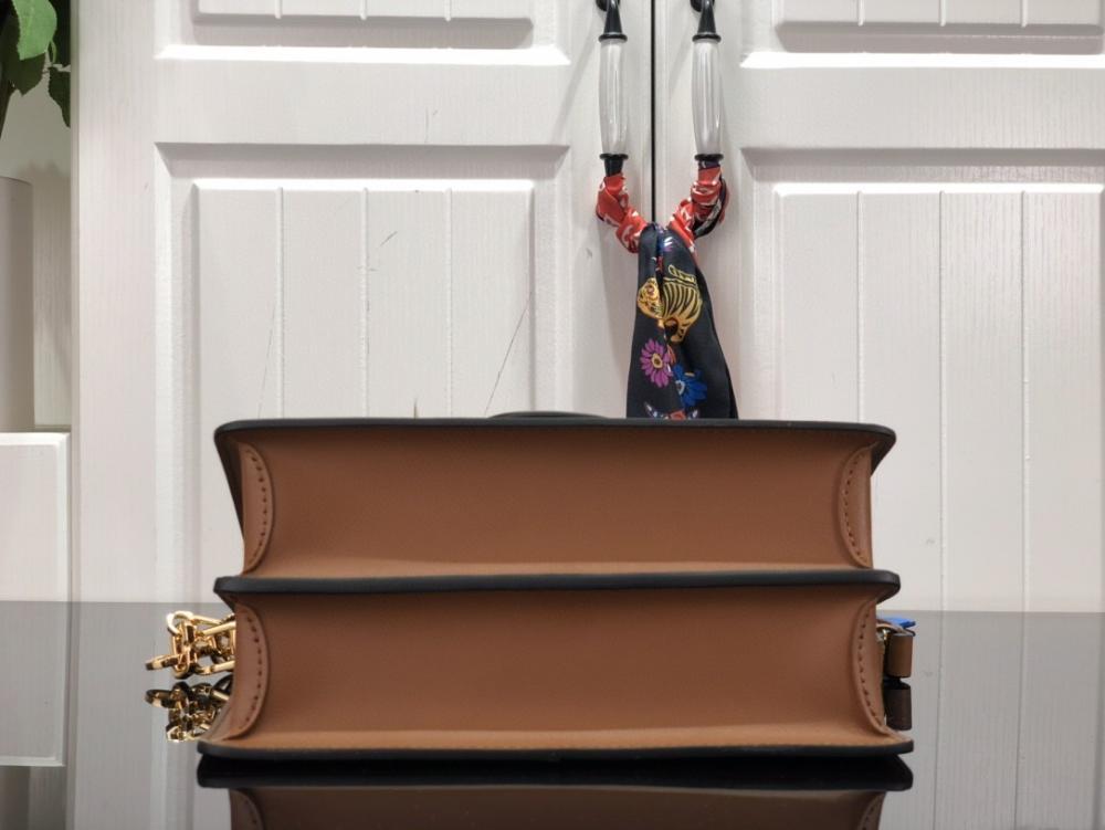 Classic Shoulder Bag