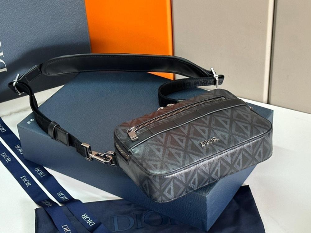 Luxury Stylish Grey Leather Shoulder Bag – Limited Edition