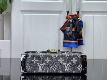 Elegant Shoulder Bag