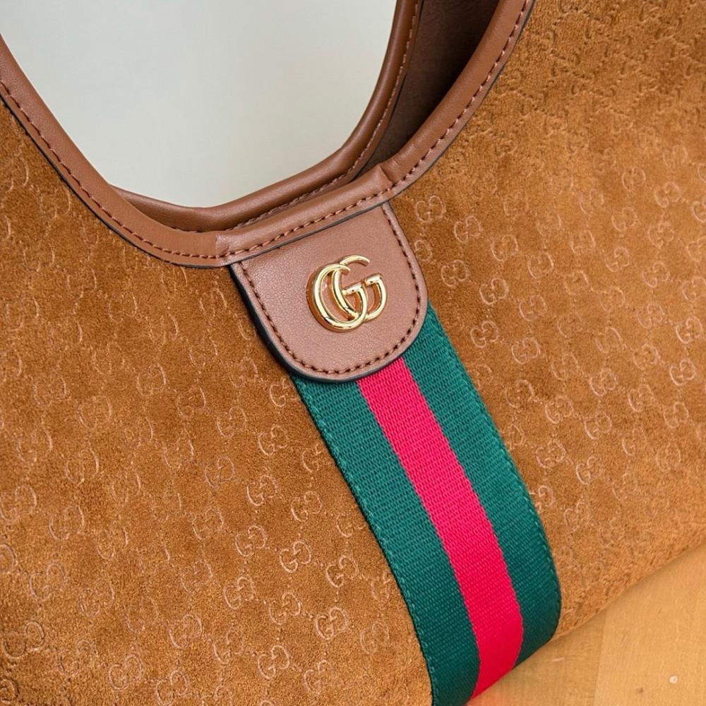 Classic Refined Crossbody Bag