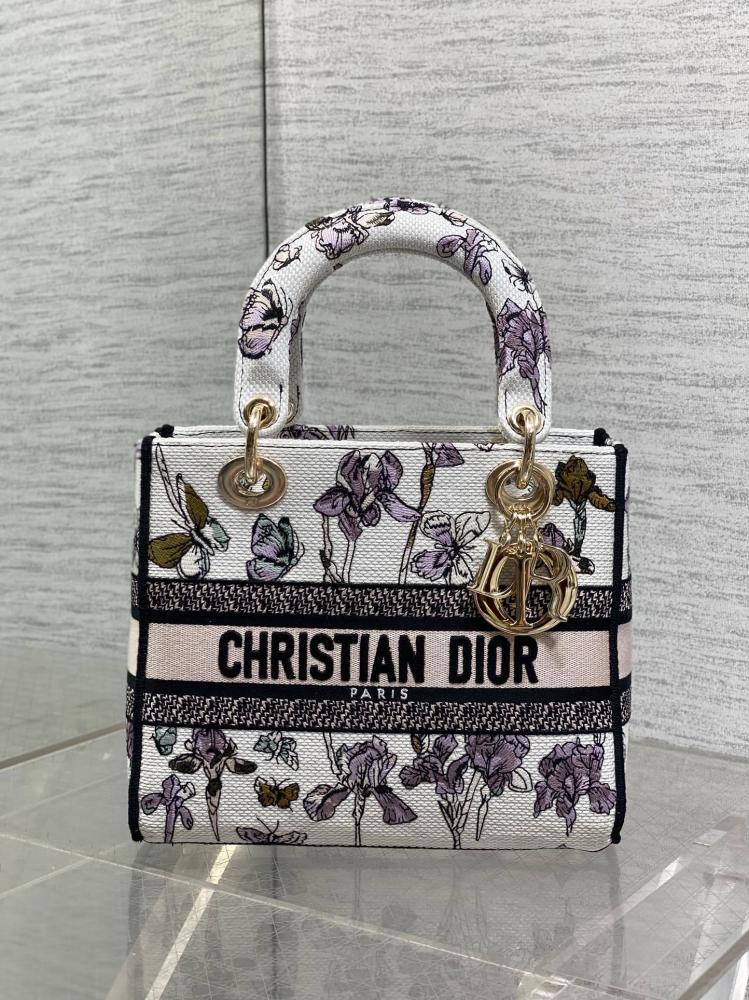 Classic Shoulder Bag