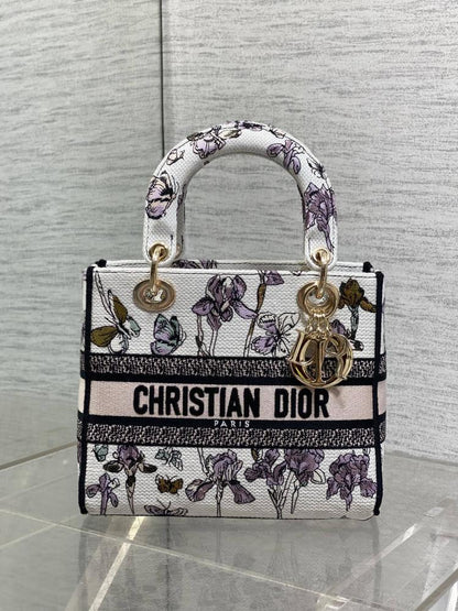 Classic Shoulder Bag