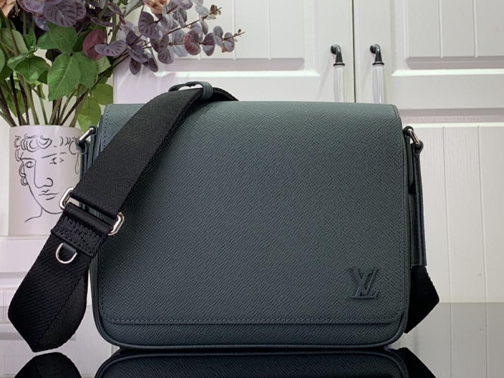 Classic Shoulder Bag