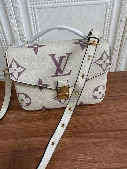 Modern Elegant Leather Shoulder Bag – Limited Edition