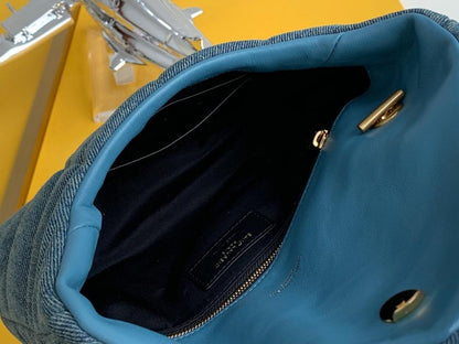 Stylish Gold Crossbody Bag – Special Edition