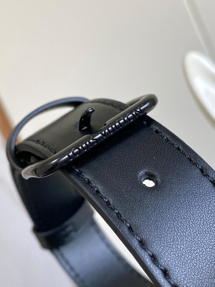 Modern Elegant Black Leather Shoulder Bag