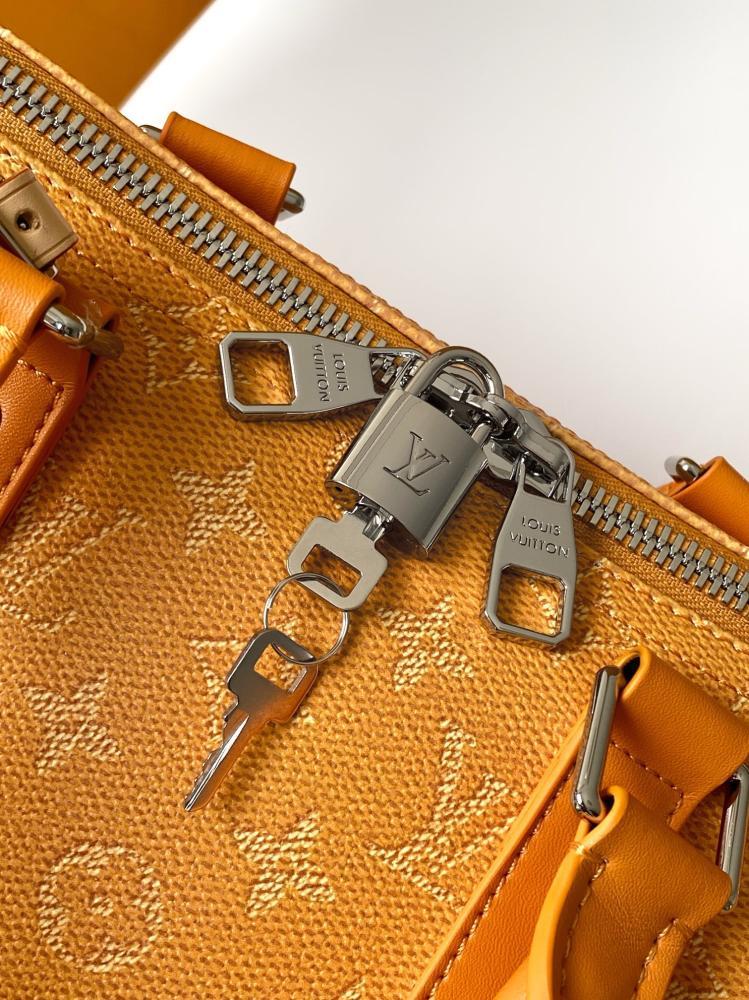 Alma Travel Bag