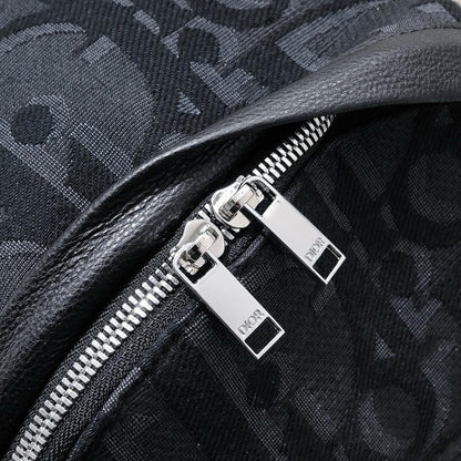 Elegant Refined Black Quilted Leather Shoulder Bag