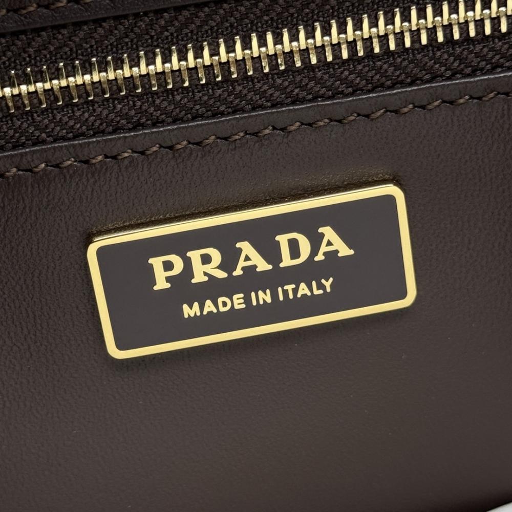 Classic Shoulder Bag