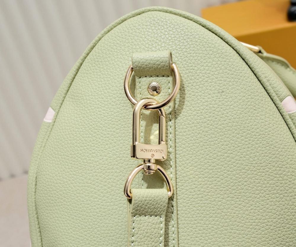 Classic Refined Leather Shoulder Bag