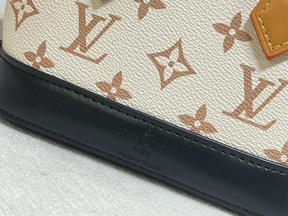 Diane Leather Shoulder Bag