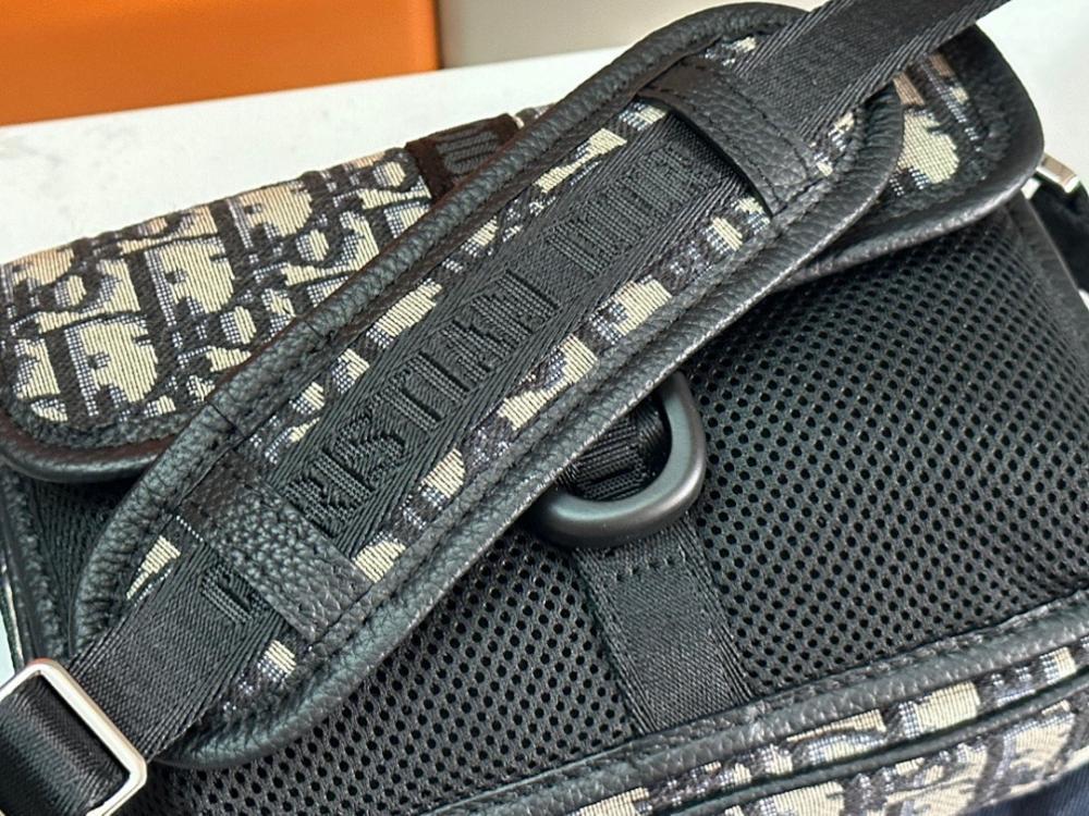 Stylish Black Printed Jacquard Crossbody Bag – Limited Edition