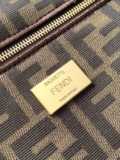 Classic Shoulder Bag