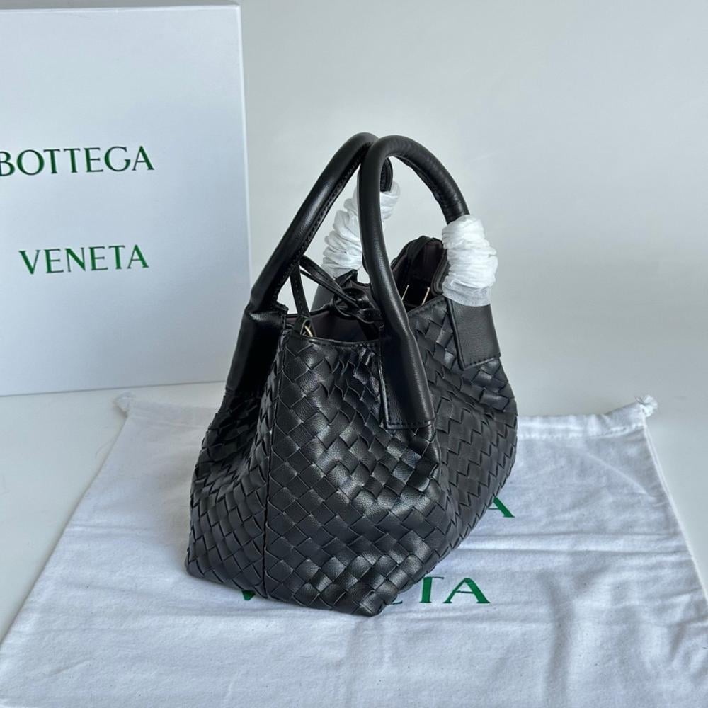 Classic Luxury Woven Leather Shoulder Bag