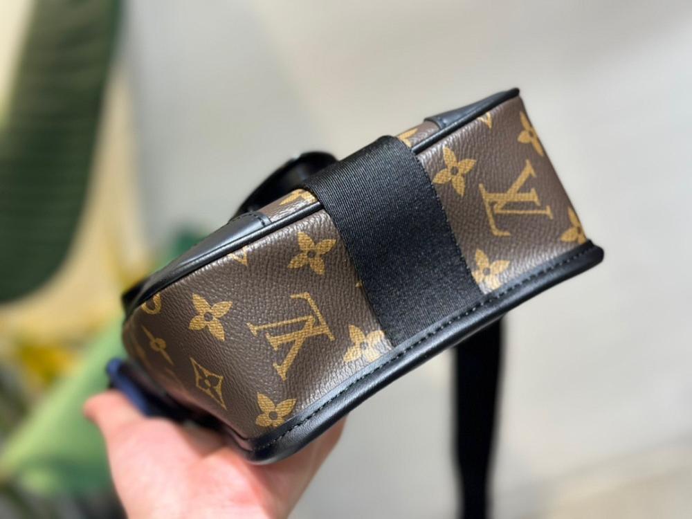 Classic Luxury Embroidered Leather Shoulder Bag