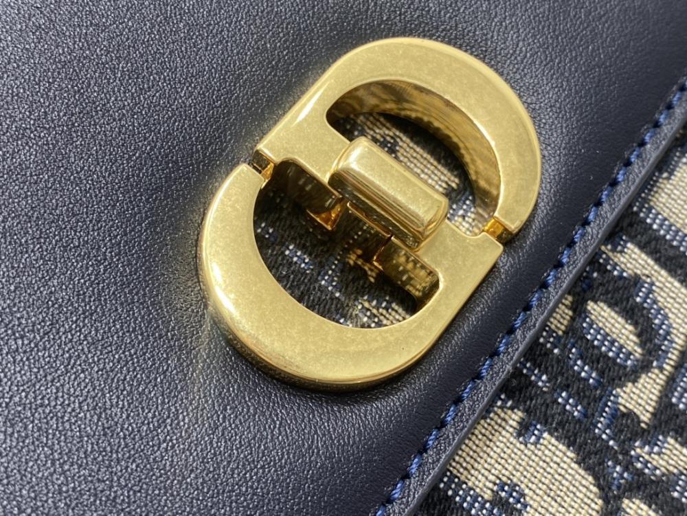 Elegant Shoulder Bag