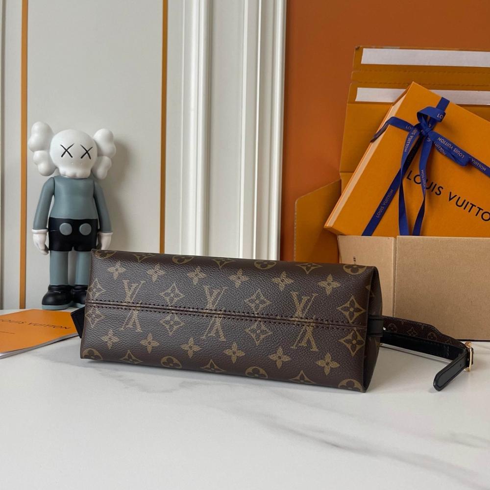Modern Italian-Inspired Lambskin Shoulder Bag