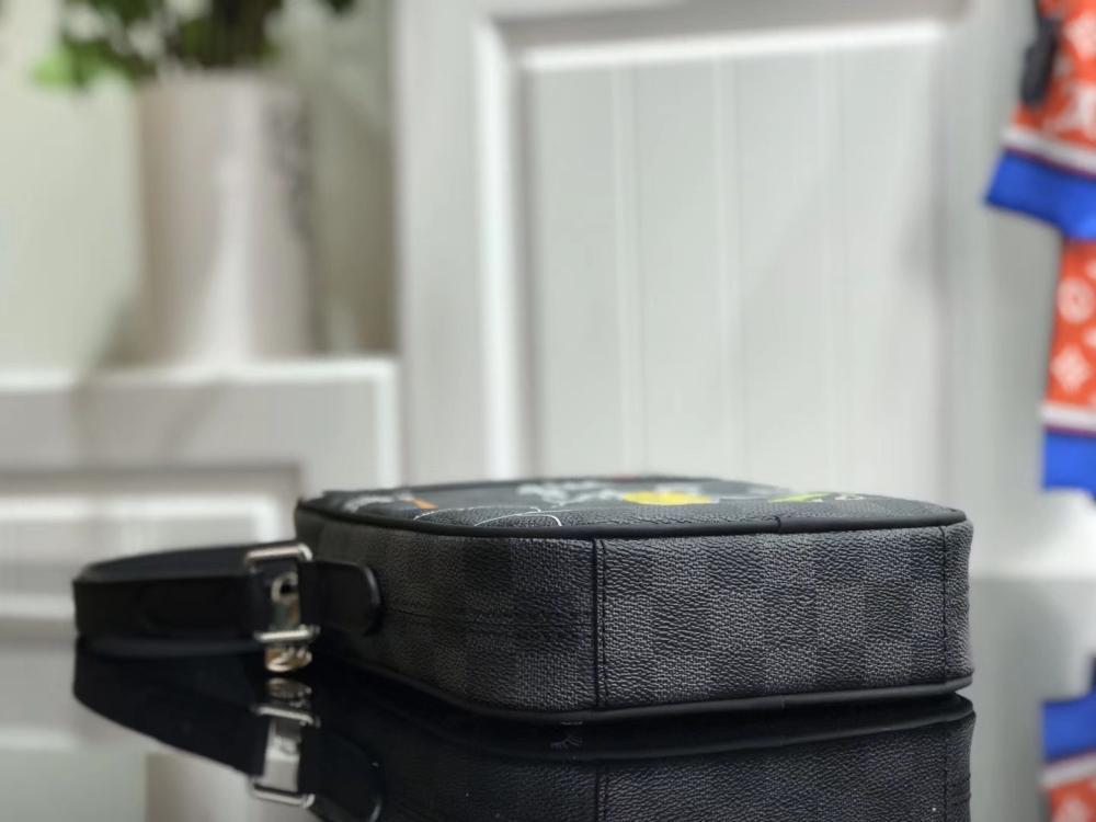 Elegant Leather Shoulder Bag